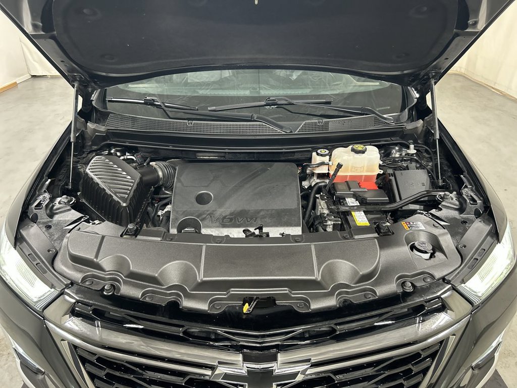 Used 2023 Chevrolet Traverse High Country w/ LPO, Floor Liner Package AWD/4WD image 25
