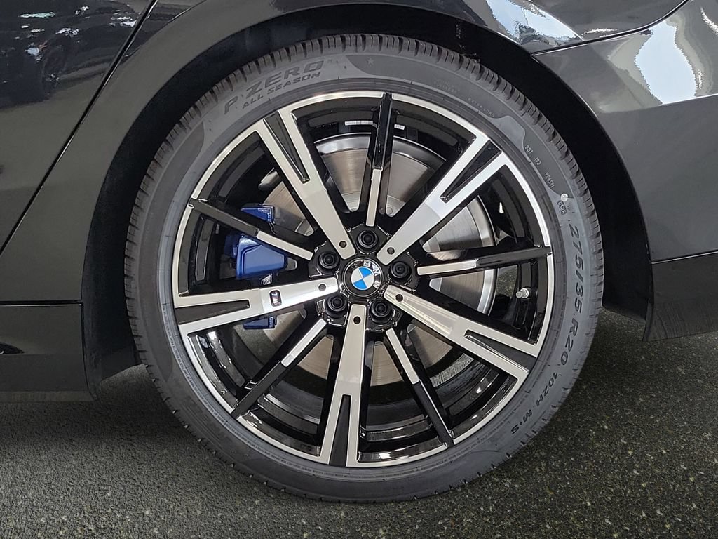 New 2027 BMW 550e xDrive w/ Premium Package AWD/4WD image 17