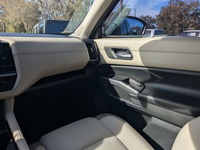 Used 2022 Nissan Pathfinder SL w/ SL Premium Package image 16