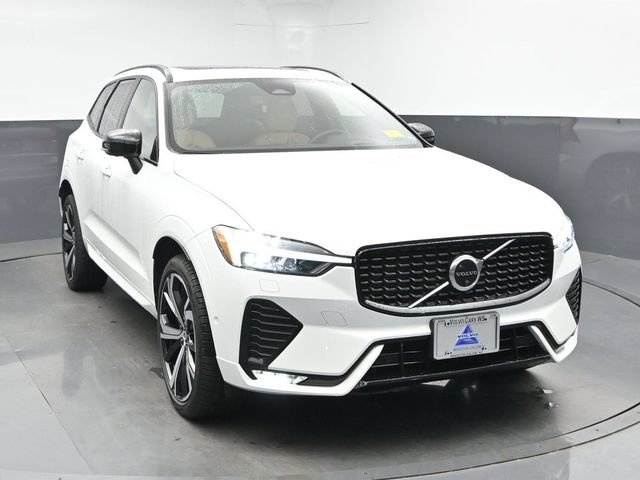 Used 2023 Volvo XC60 B5 Ultimate AWD/4WD image 2