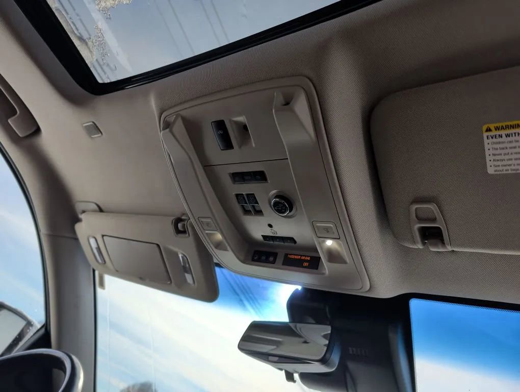 Used 2017 Cadillac Escalade ESV Premium Luxury image 21