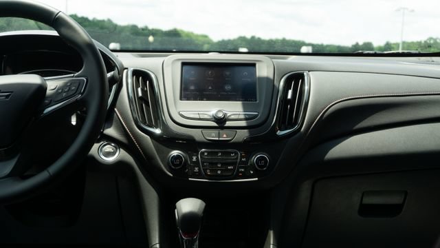 Used 2023 Chevrolet Equinox RS w/ LPO, Floor Liner Package FWD image 11