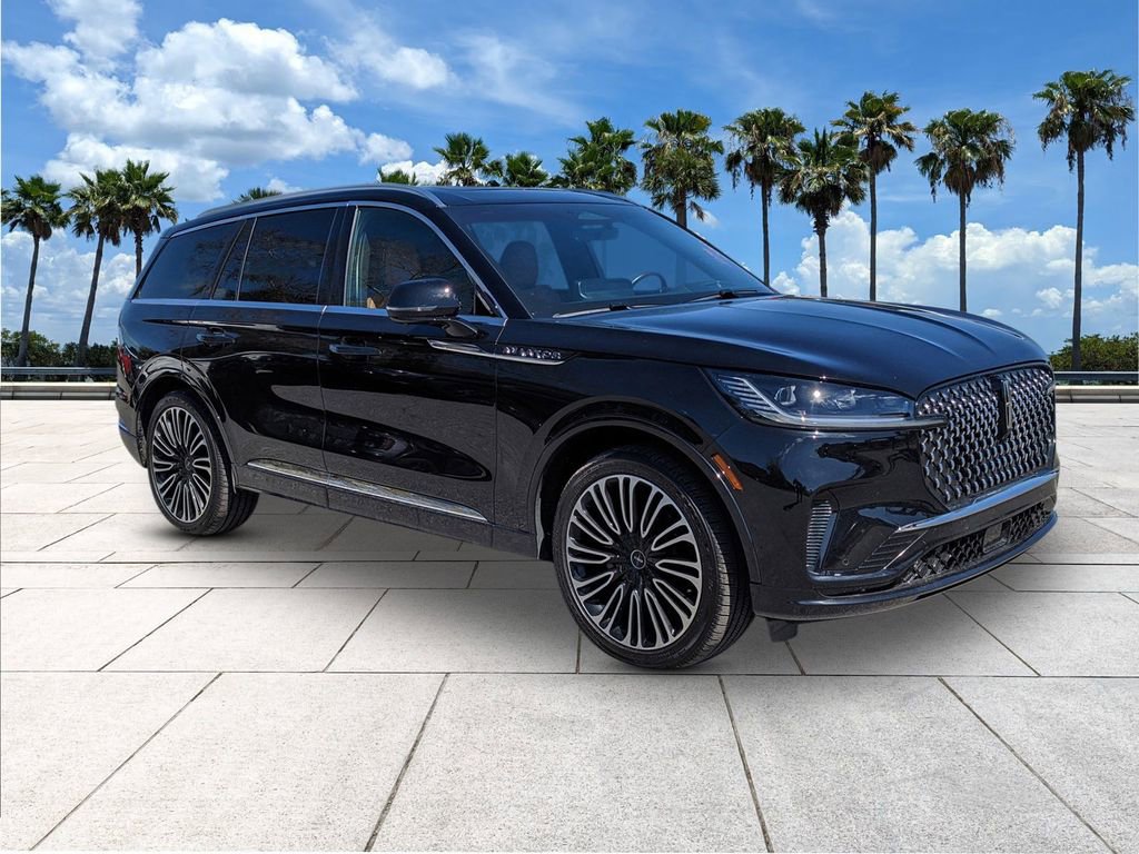 Used 2025 Lincoln Aviator Black Label AWD/4WD image 1