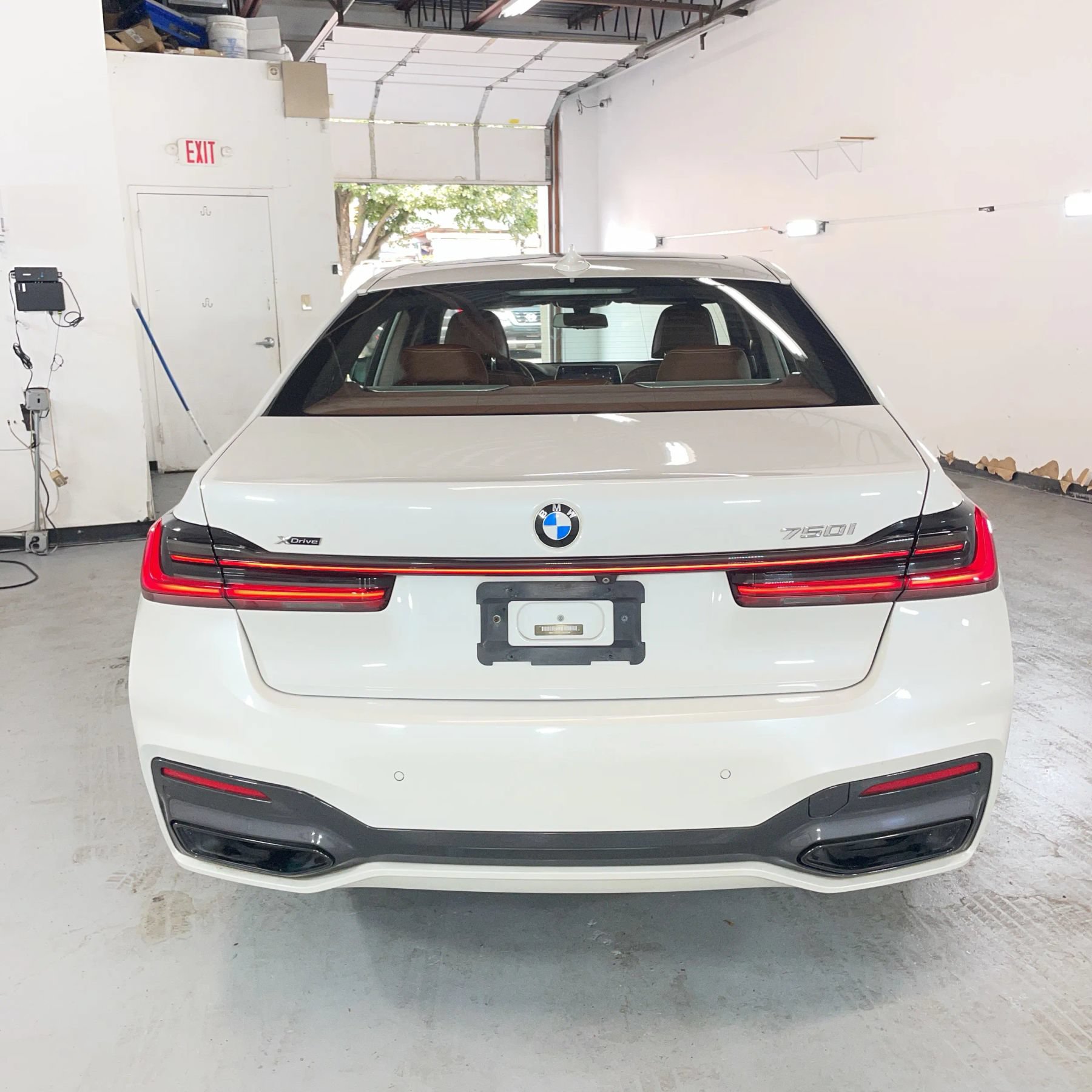 Used 2020 BMW 750i xDrive w/ Autobahn Package AWD/4WD image 4