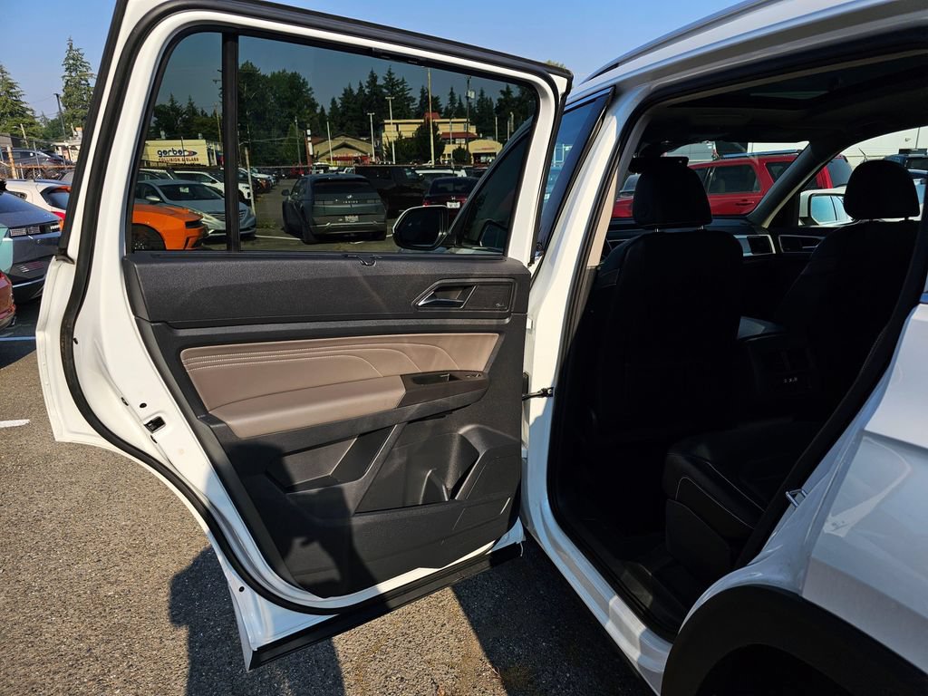 Used 2022 Volkswagen Atlas SEL Premium AWD/4WD image 16