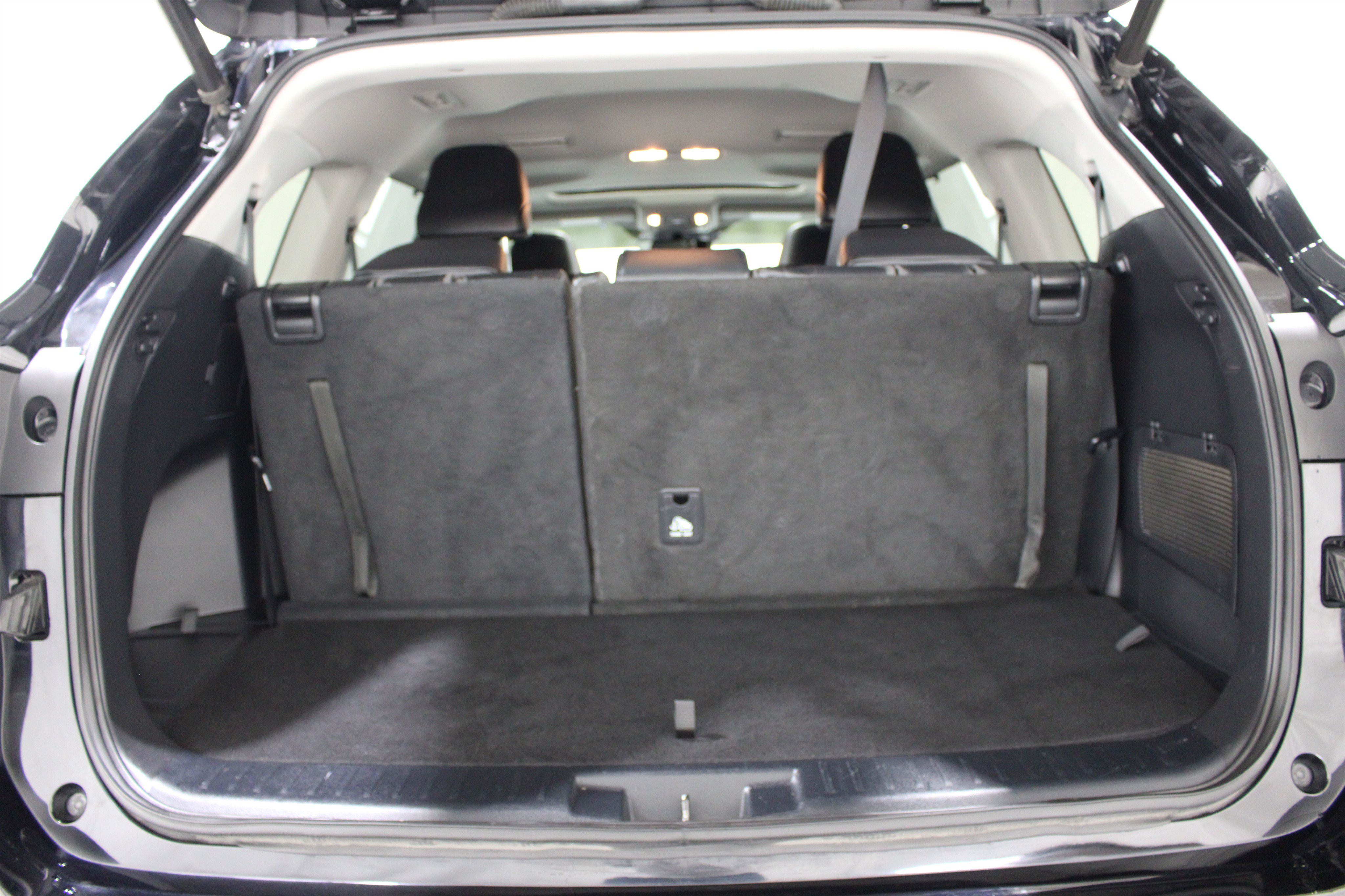 Used 2020 Toyota Highlander XLE AWD/4WD image 22
