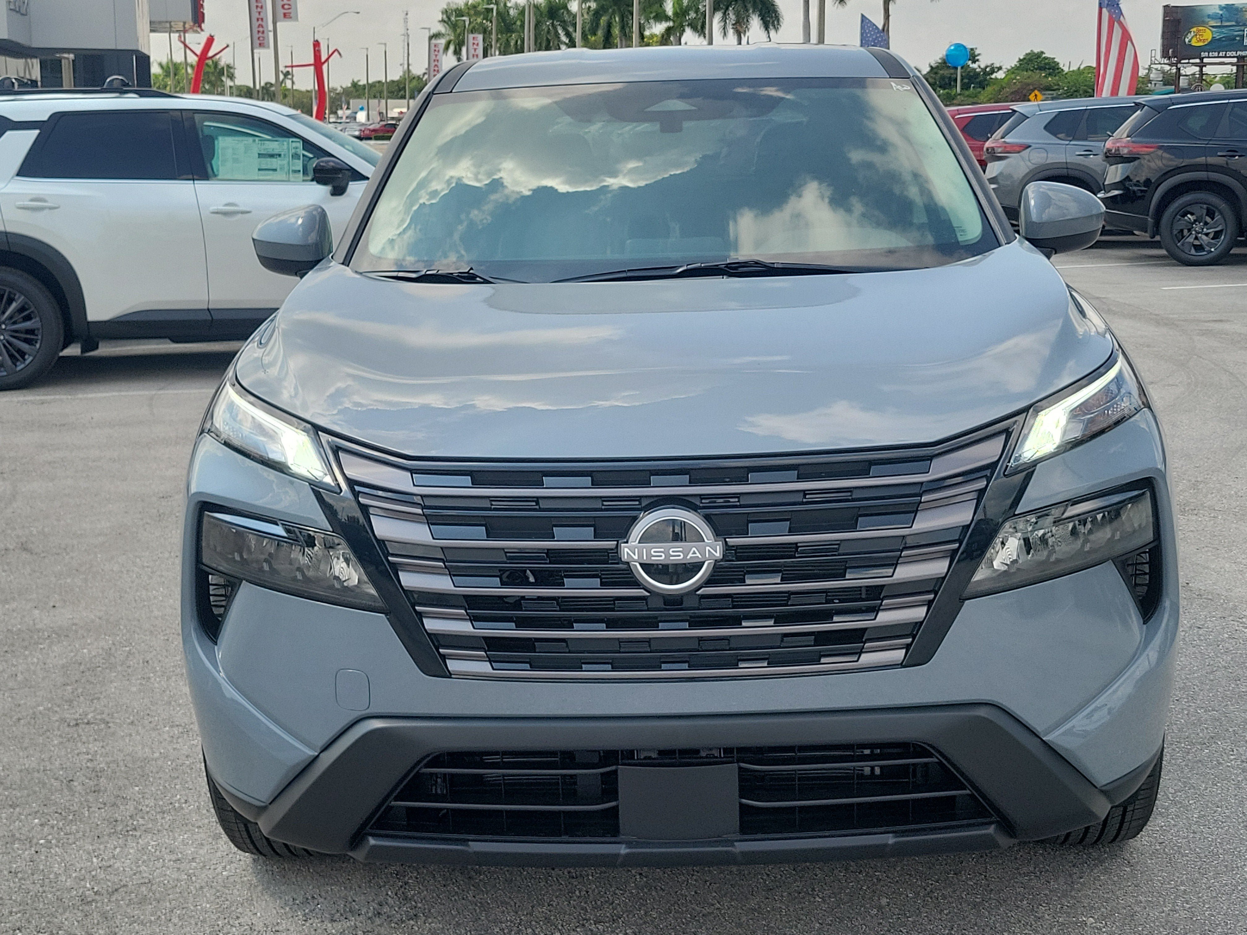 New 2027 Nissan Rogue SV FWD image 2
