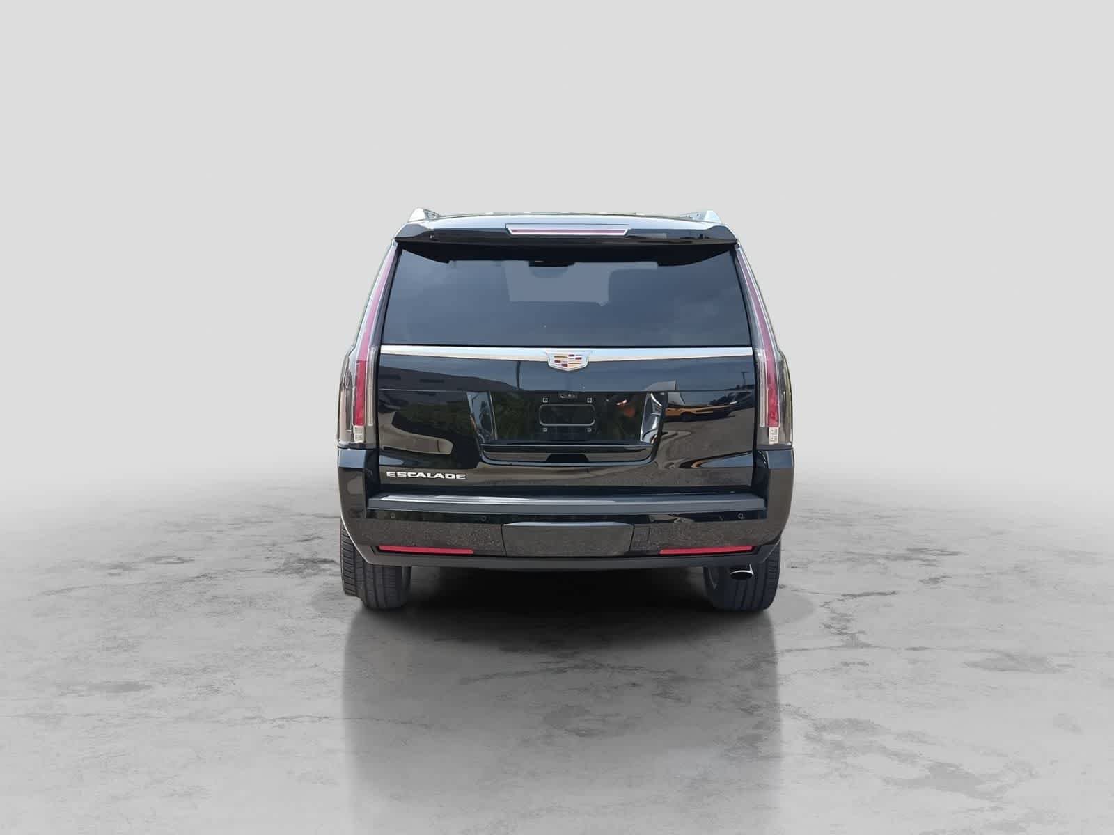 Used 2018 Cadillac Escalade Platinum AWD/4WD image 7