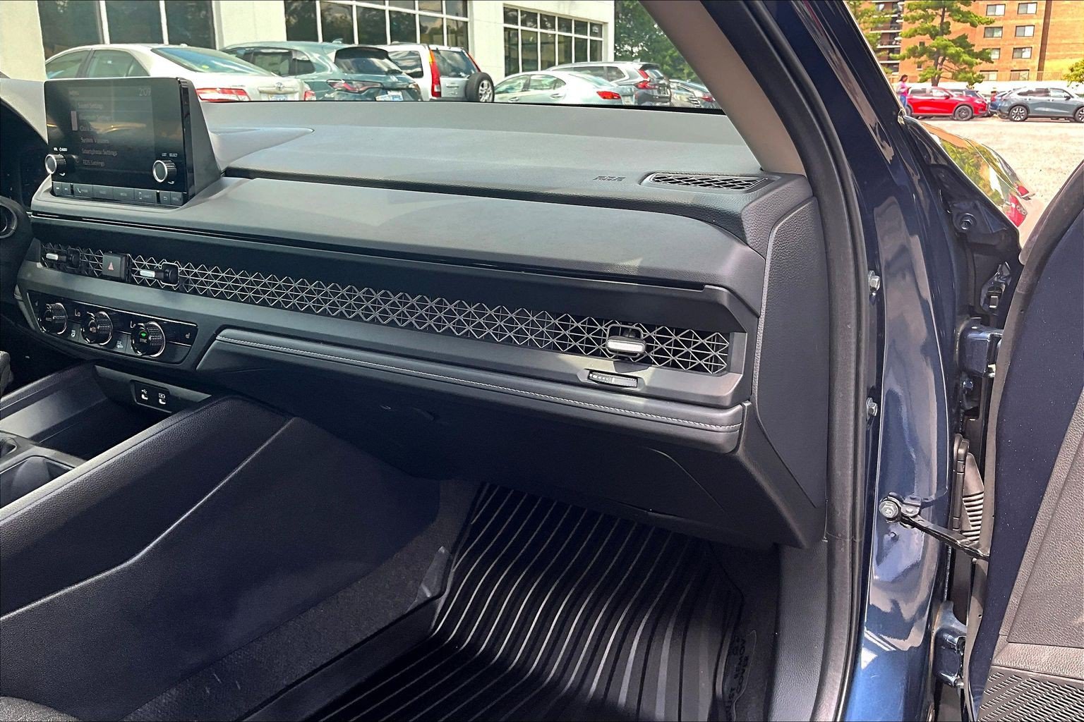 Certified 2025 Honda Accord SE image 16