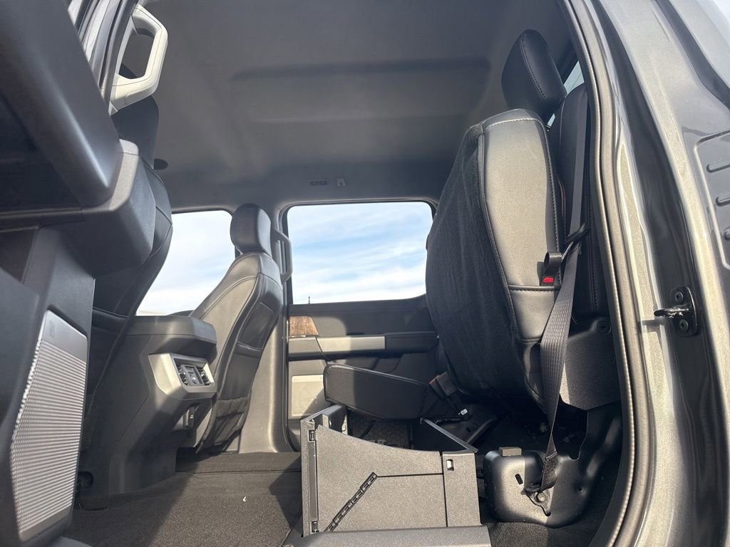New 2026 Ford F250 Lariat w/ Black Appearance Package image 21