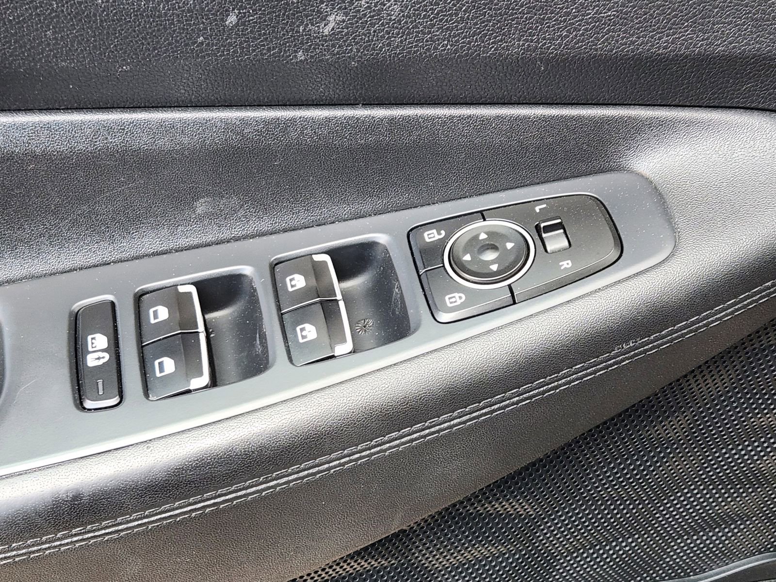 Used 2023 Hyundai Santa Fe SEL image 30