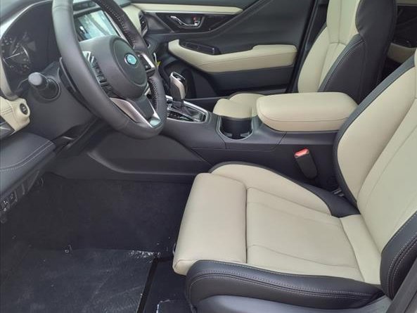 New 2025 Subaru Outback Limited image 8