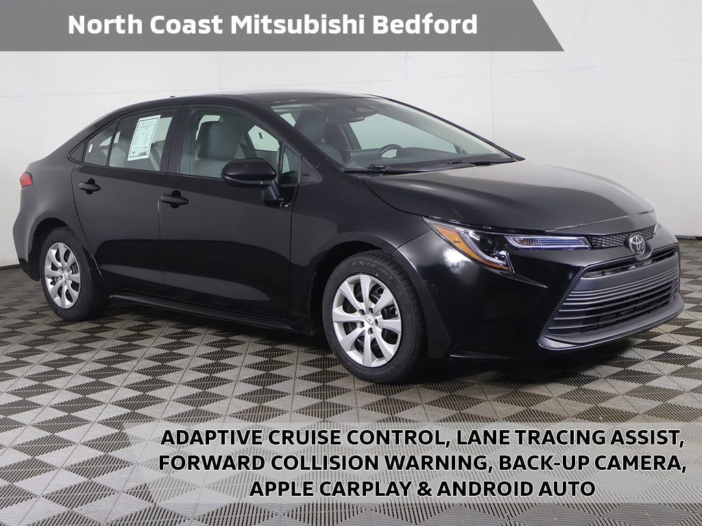 Used 2025 Toyota Corolla LE FWD image 1