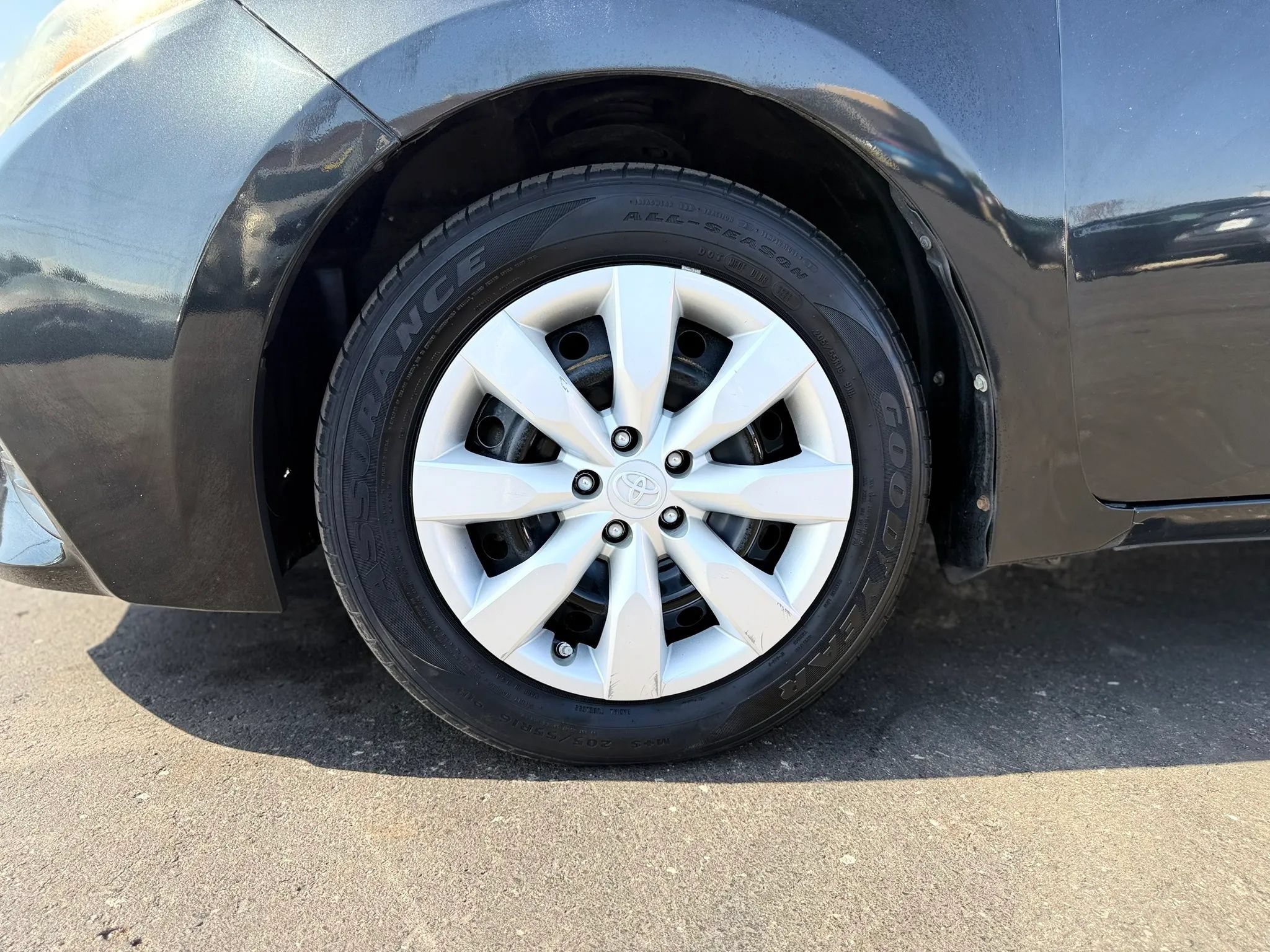 Used 2016 Toyota Corolla LE FWD image 35
