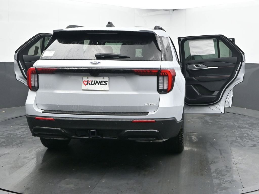 New 2026 Ford Explorer ST-Line w/ ST-Line Street Pack image 55