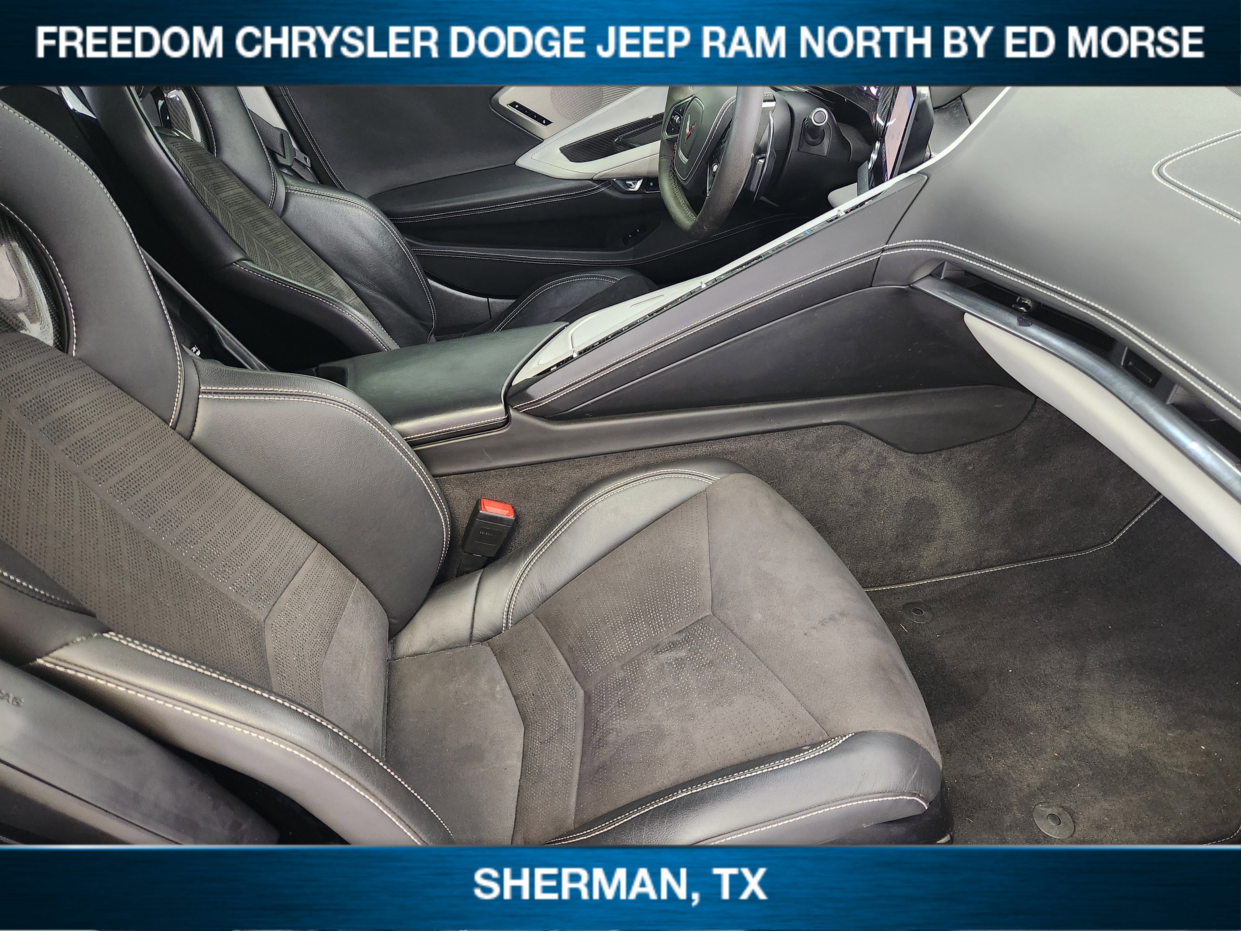 Used 2020 Chevrolet Corvette Stingray Premium Cpe w/ 3LT Preferred Equipment Group image 9