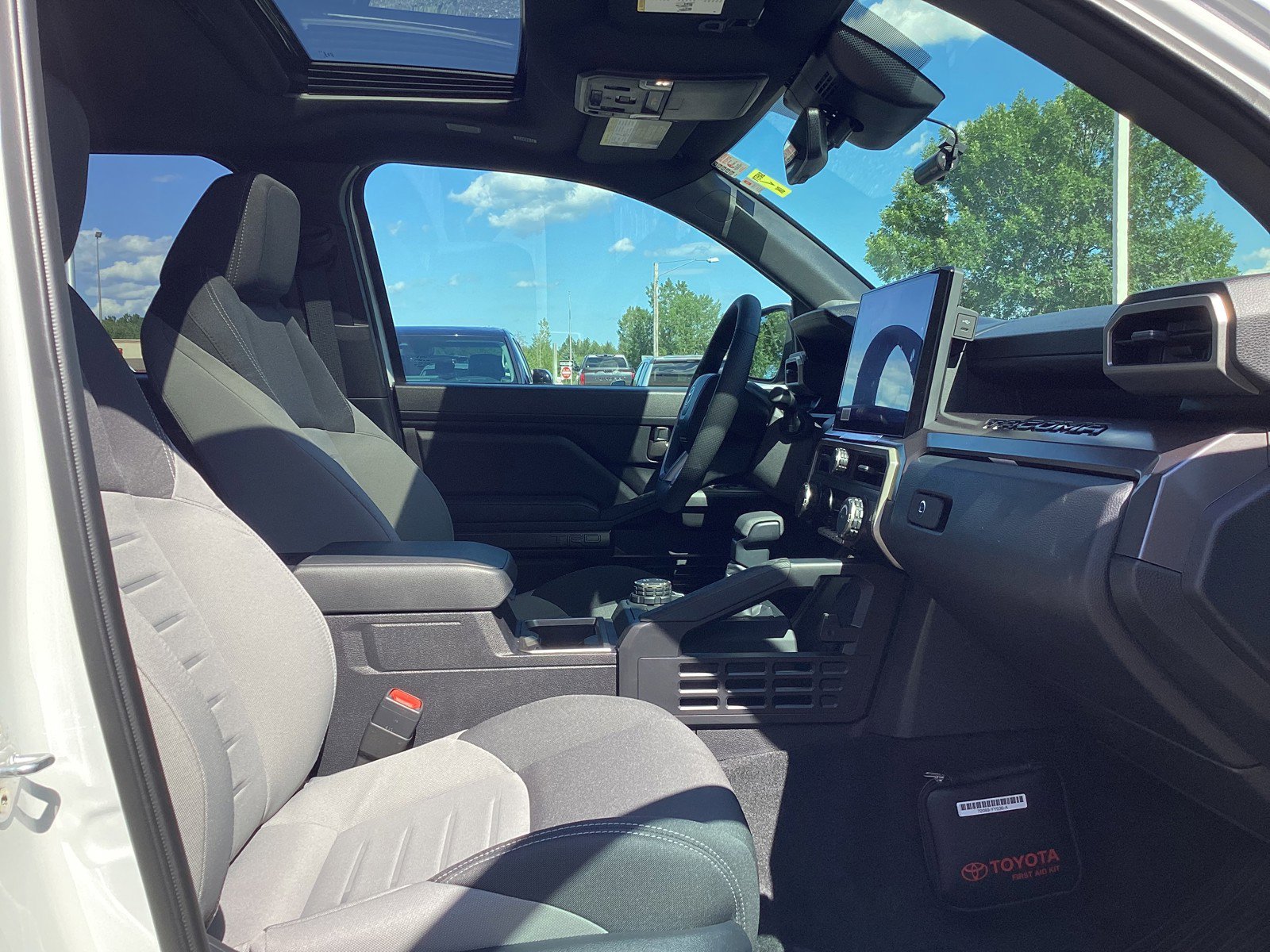 Used 2025 Toyota Tacoma TRD Sport image 15