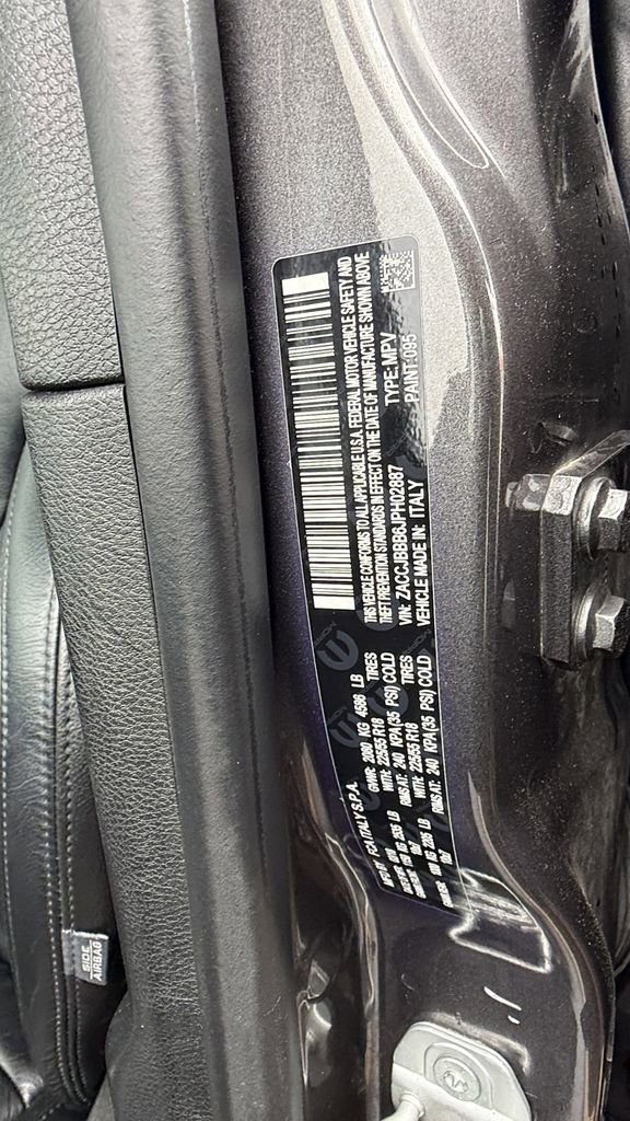 Used 2018 Jeep Renegade Altitude w/ UConnect 8.4 Nav Group AWD/4WD image 6