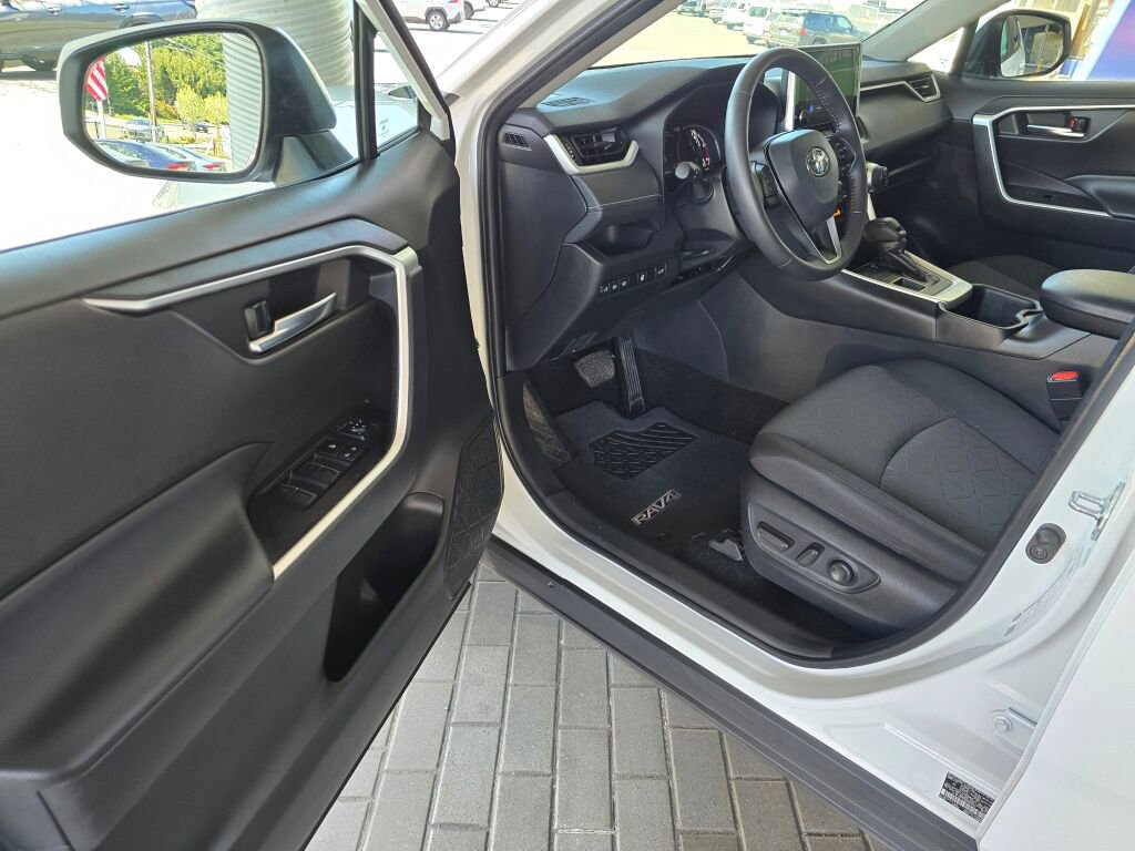 Used 2024 Toyota RAV4 XLE w/ Convenience Package AWD/4WD image 21