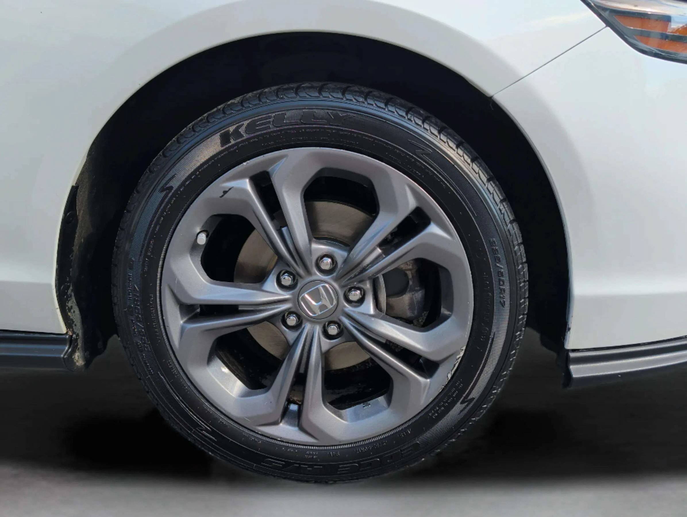 Used 2023 Honda Accord EX image 40