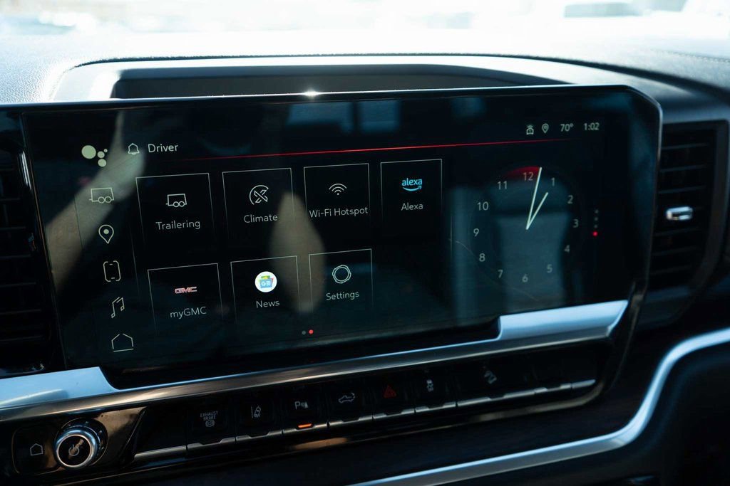 Used 2024 GMC Sierra 2500 SLT w/ SLT Premium Package image 21