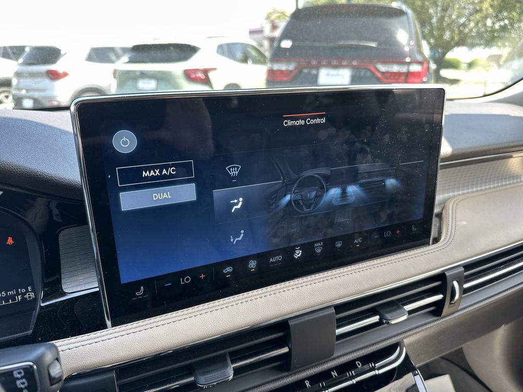 Used 2023 Lincoln Corsair AWD w/ Towing Package image 19