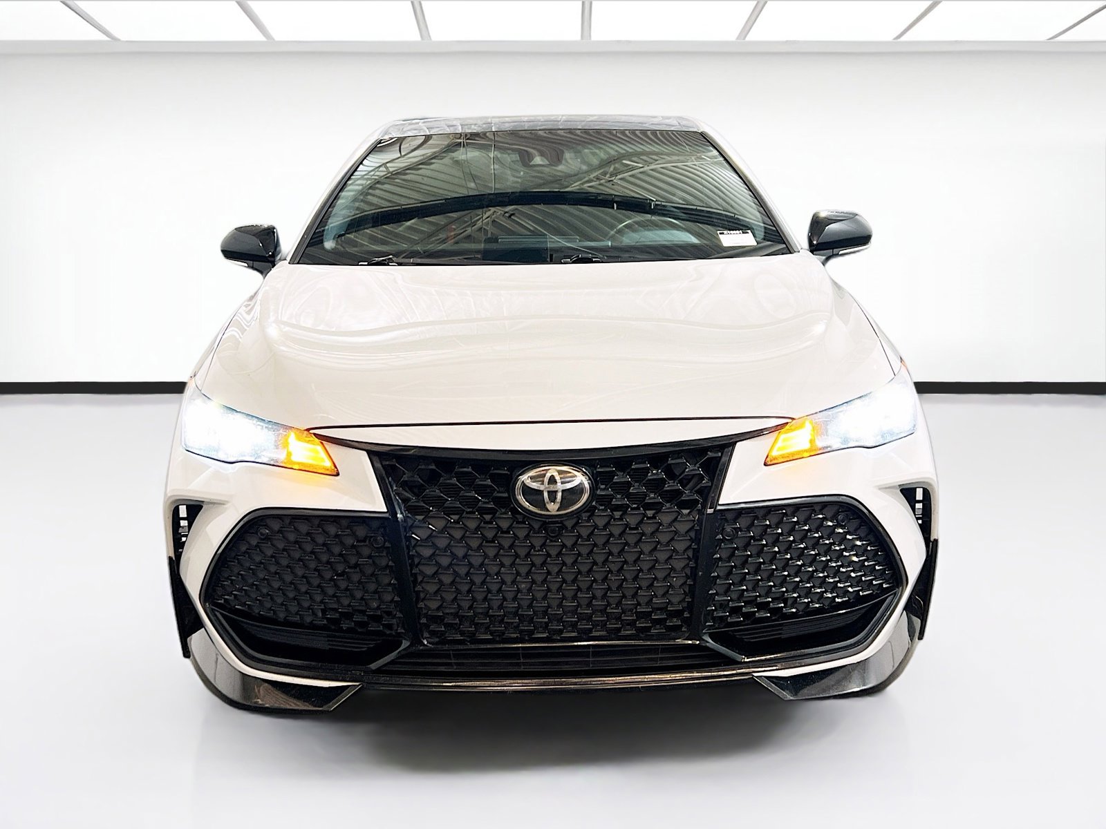 Used 2021 Toyota Avalon TRD image 2