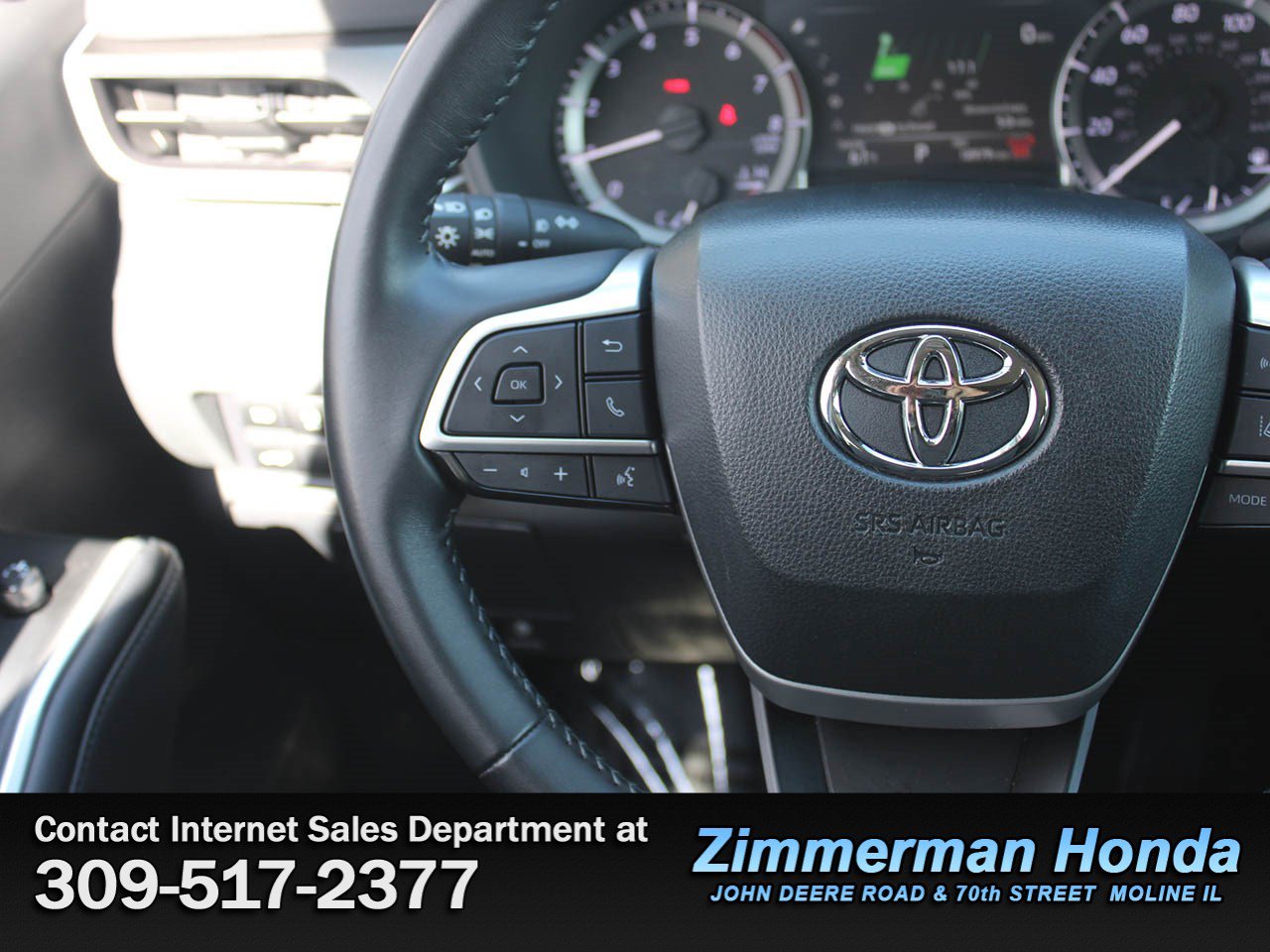 Used 2024 Toyota Highlander LE AWD/4WD image 13
