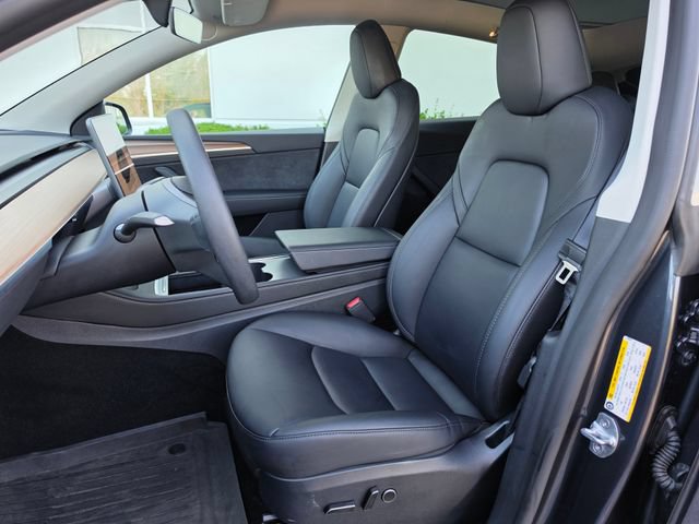 Used 2025 Tesla Model Y Long Range RWD image 22