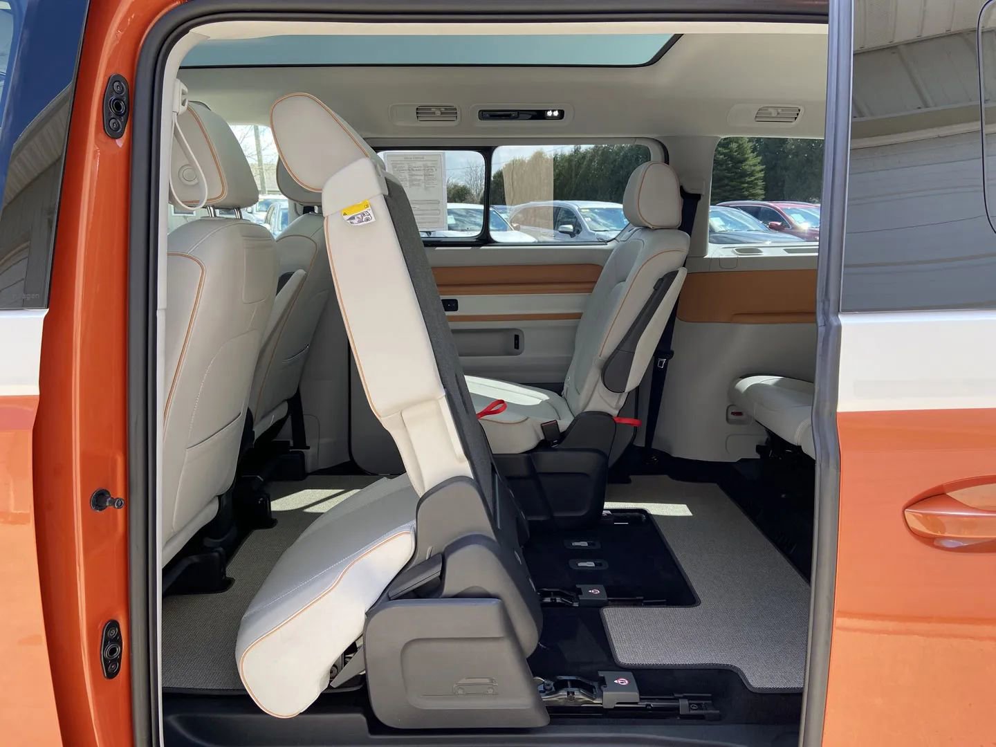 Used 2025 Volkswagen ID. Buzz 1st Edition image 27