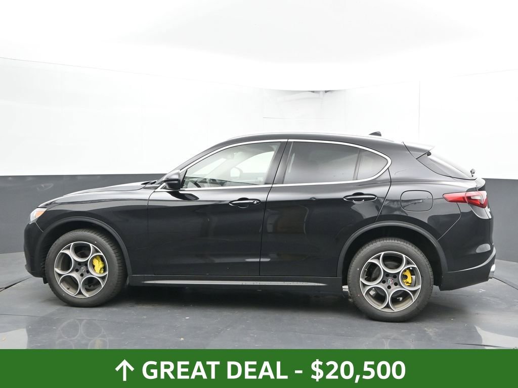 Used 2020 Alfa Romeo Stelvio Sport w/ Cold Weather Package image 9