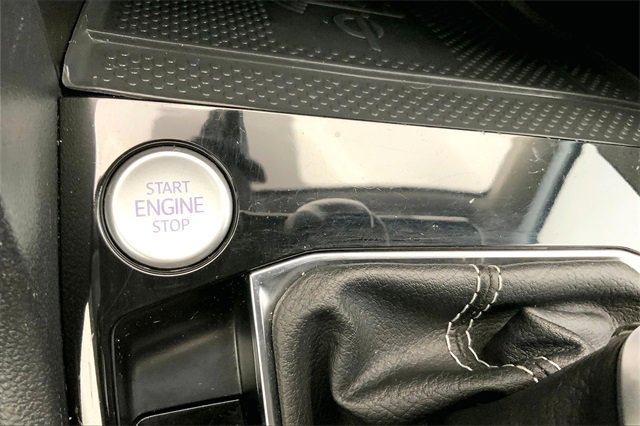 Certified 2023 Volkswagen Taos SE w/ Panoramic Sunroof Package image 32