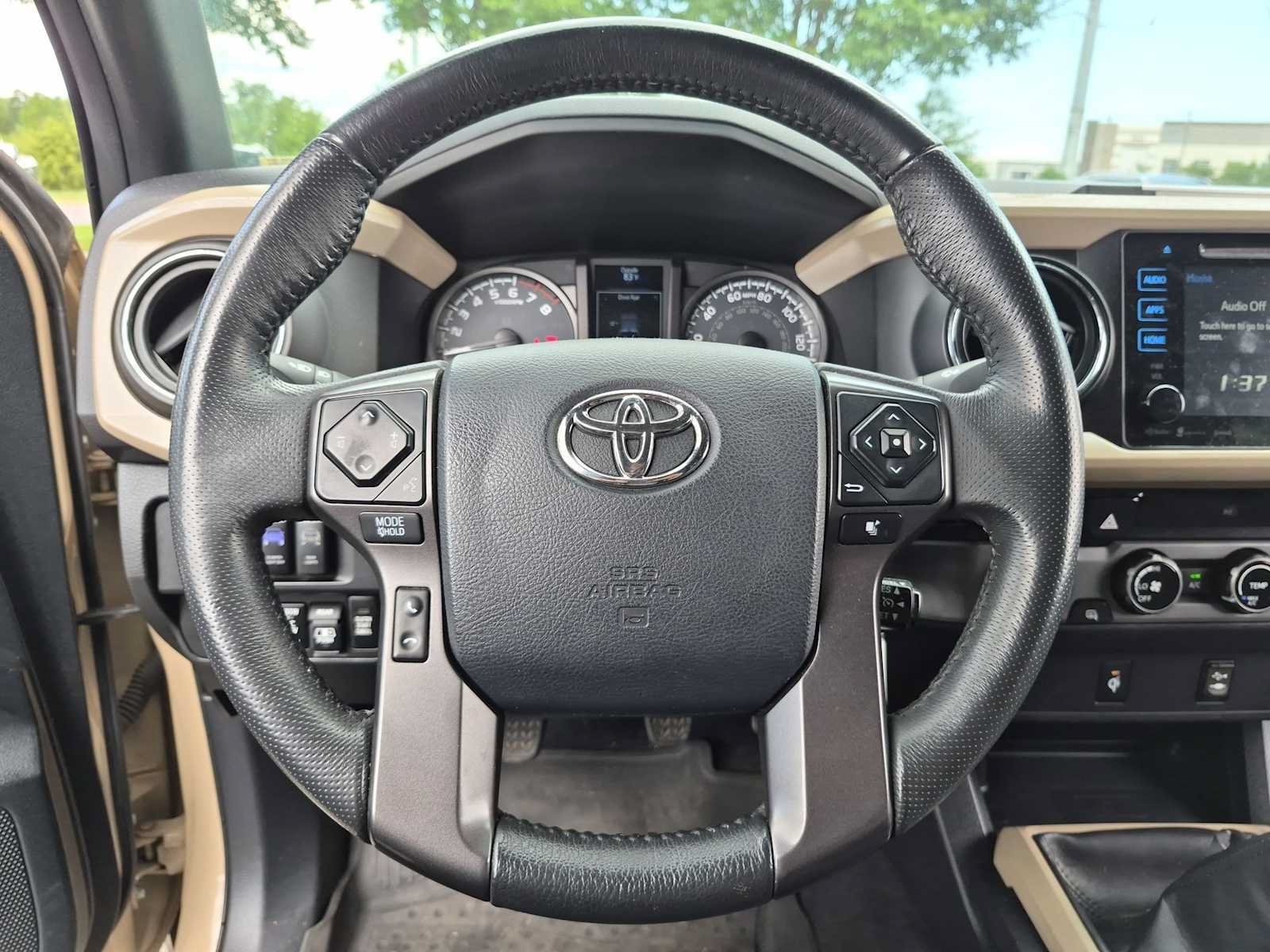 Used 2017 Toyota Tacoma TRD Off-Road w/ Tow Package AWD/4WD image 21
