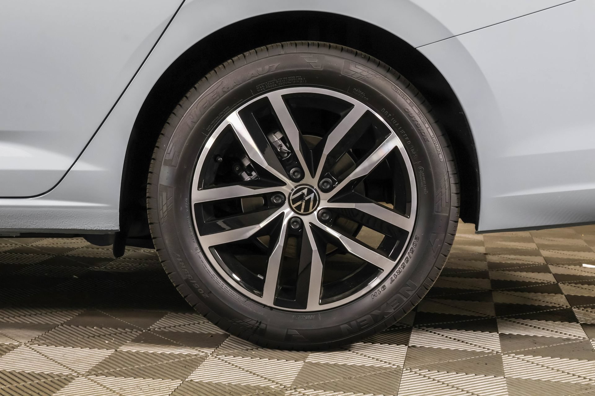 Used 2026 Volkswagen Jetta SE FWD image 19