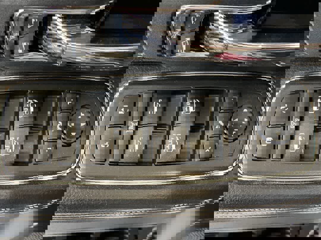 Used 2017 RAM 1500 Laramie w/ Convenience Group image 16