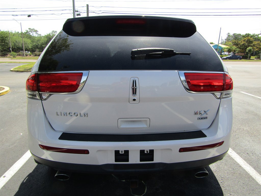 Used 2013 Lincoln MKX AWD image 3