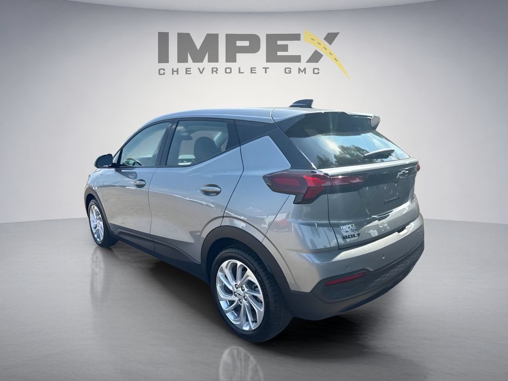 Used 2027 Chevrolet Bolt LT w/ Comfort Package FWD image 3