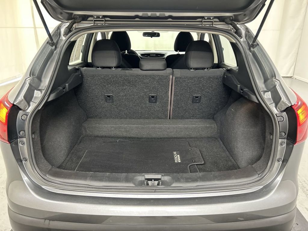 Used 2018 Nissan Rogue Sport S AWD/4WD image 21