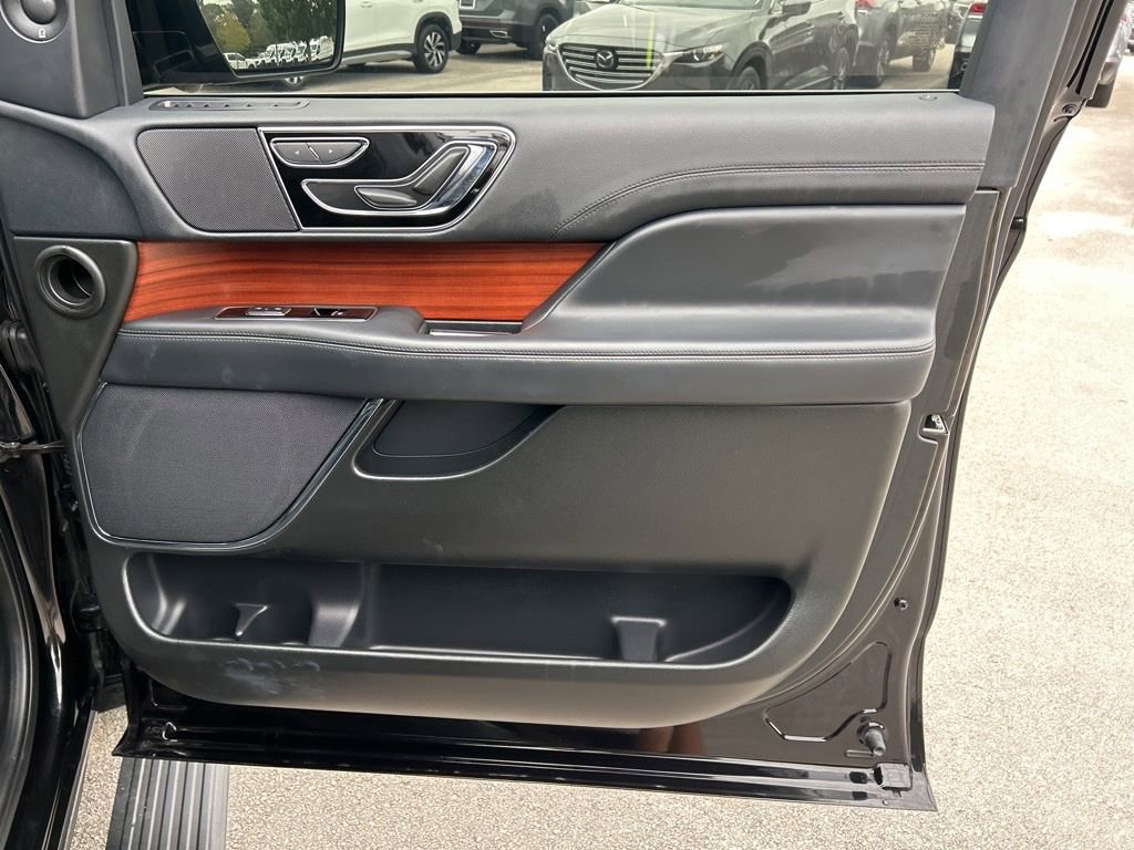 Used 2024 Lincoln Navigator L Premiere image 41