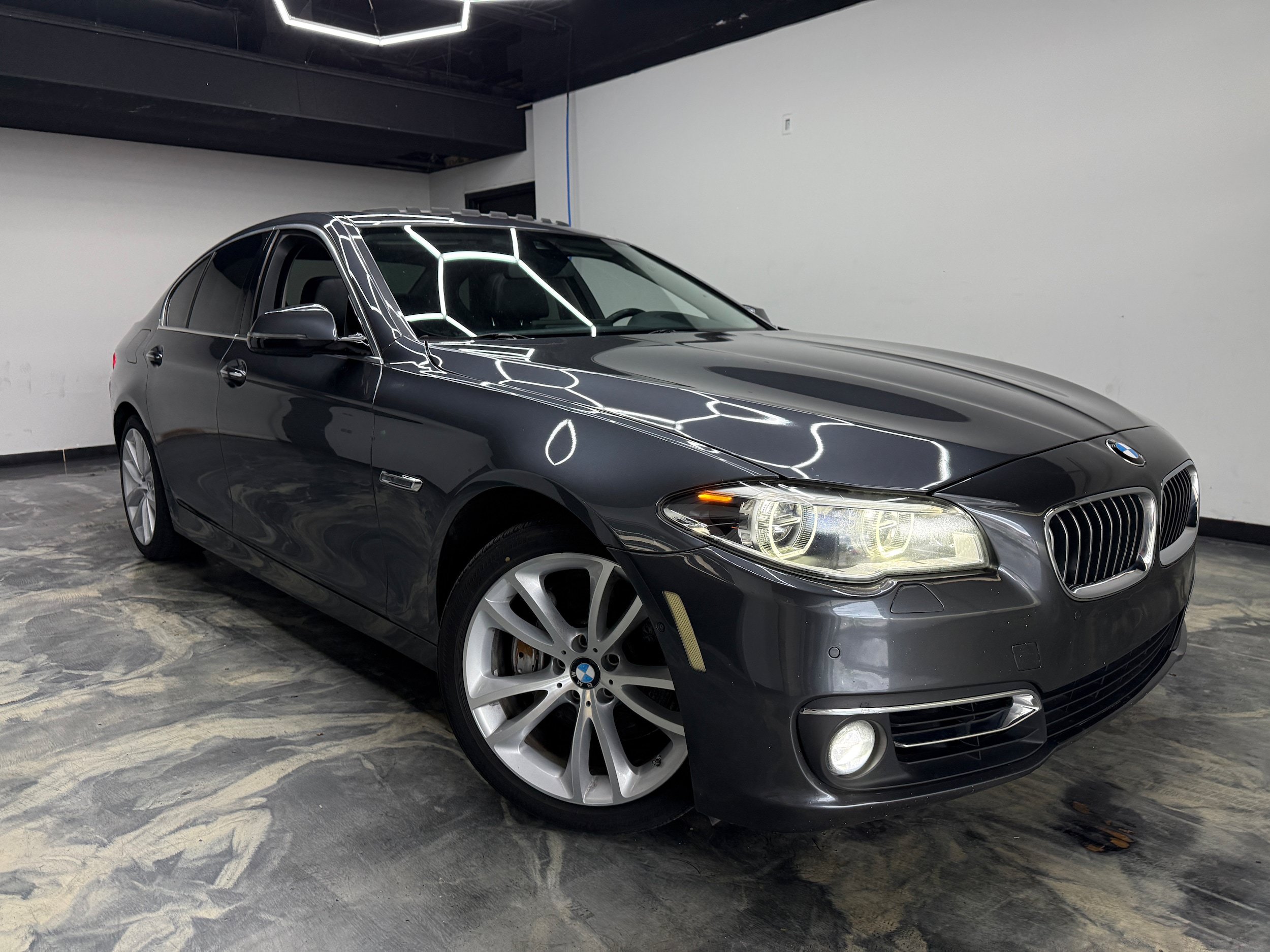Used 2016 BMW 535i xDrive Sedan AWD/4WD image 6