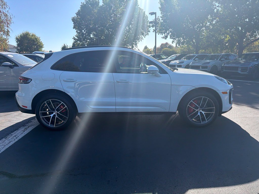 Certified 2026 Porsche Macan S AWD/4WD image 8