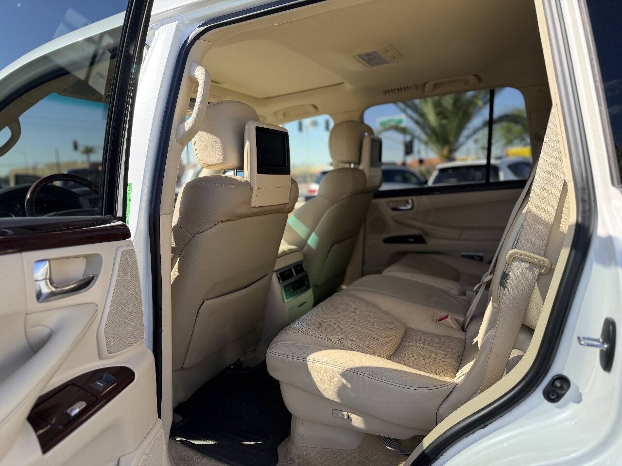 Used 2015 Lexus LX 570 4WD image 8