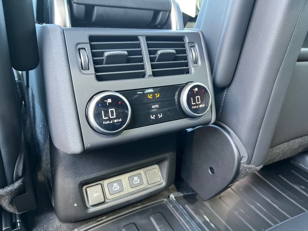New 2025 Land Rover Discovery S image 25