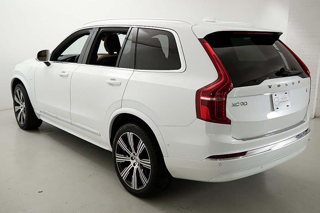 Certified 2024 Volvo XC90 T8 Ultimate w/ Protection Package Premier AWD/4WD image 7