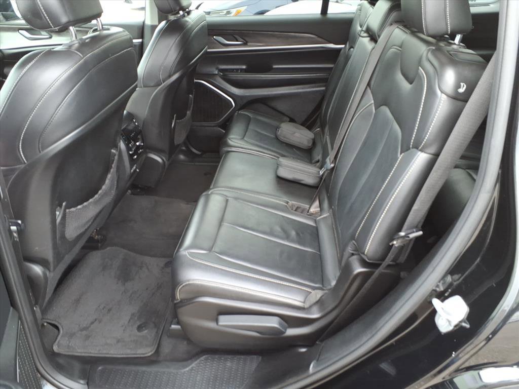 Used 2022 Jeep Grand Cherokee L Limited w/ Trailer Tow Group (B) image 12