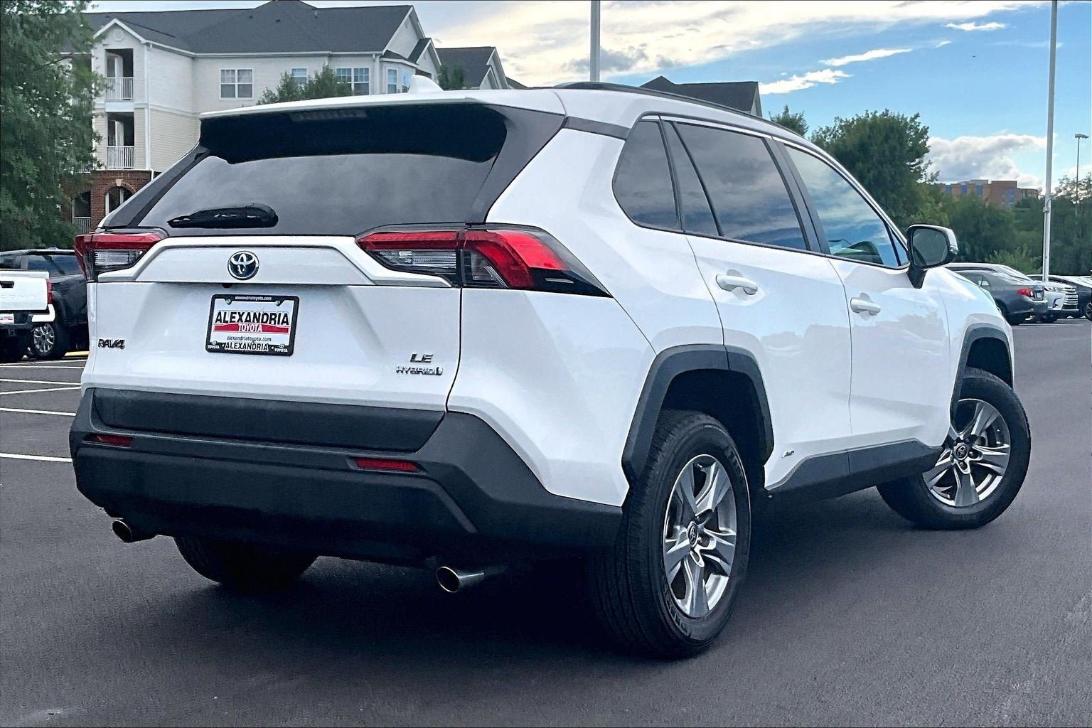 Used 2022 Toyota RAV4 LE AWD/4WD image 12
