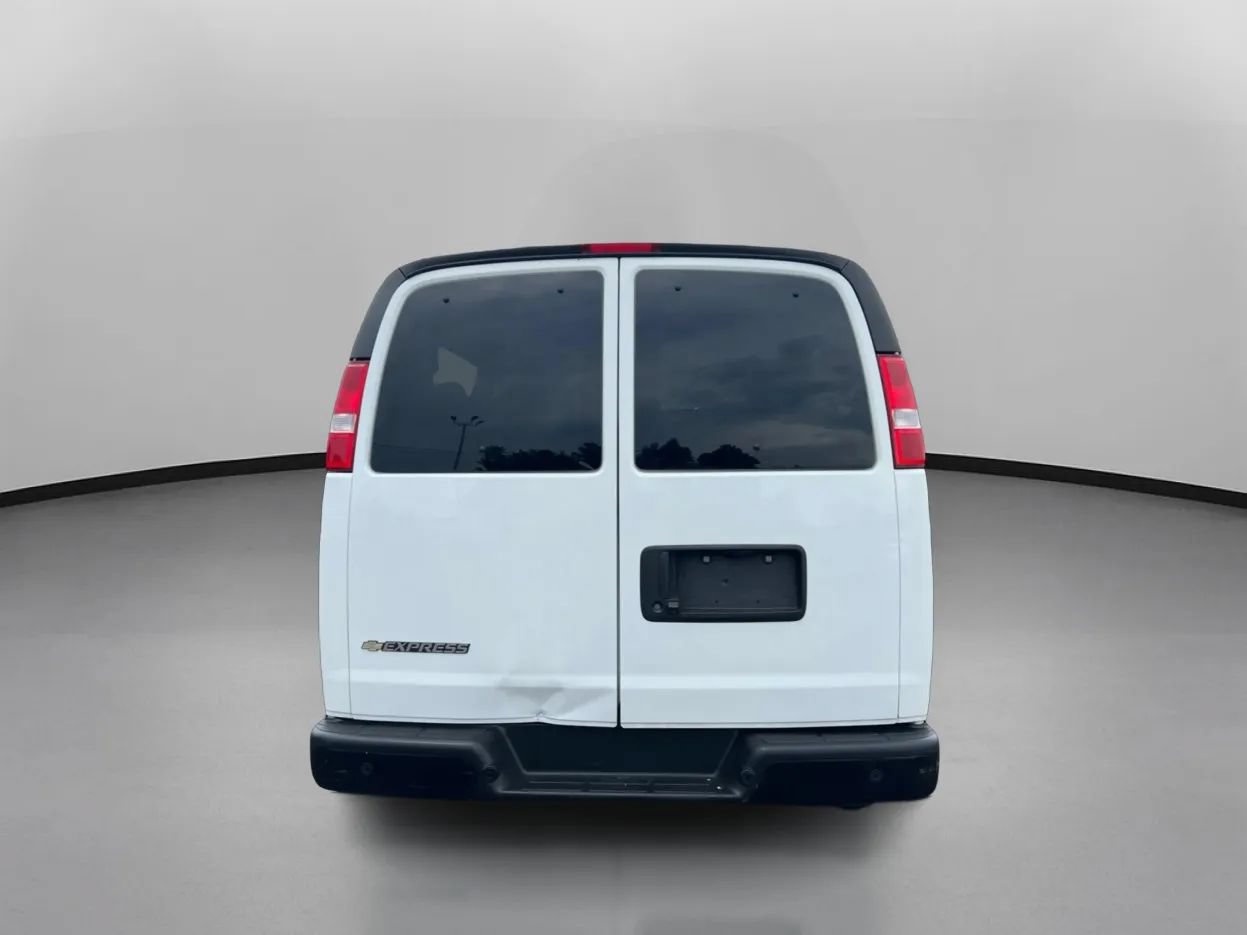 Used 2022 Chevrolet Express 3500 LS RWD image 11