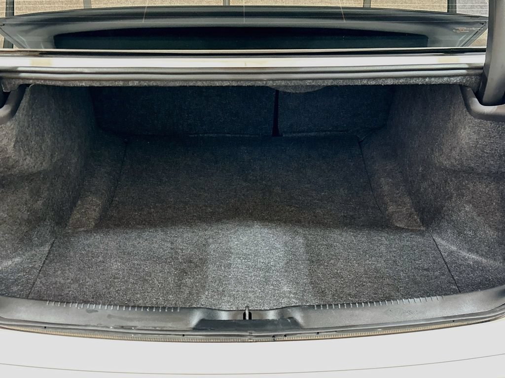 Used 2023 Chrysler 300 Touring w/ Sport Appearance Package RWD image 22