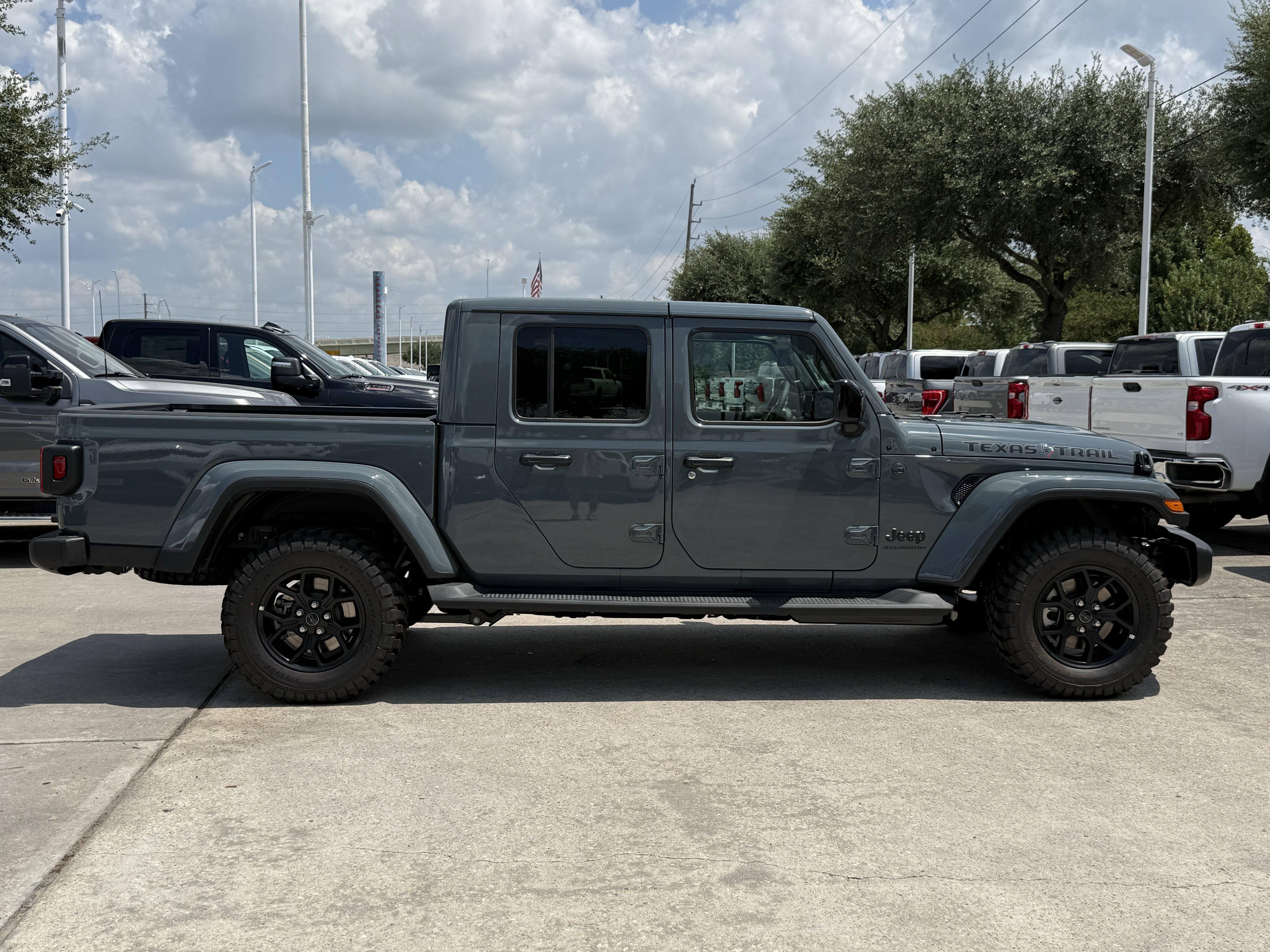 New 2026 Jeep Gladiator Mojave AWD/4WD image 3