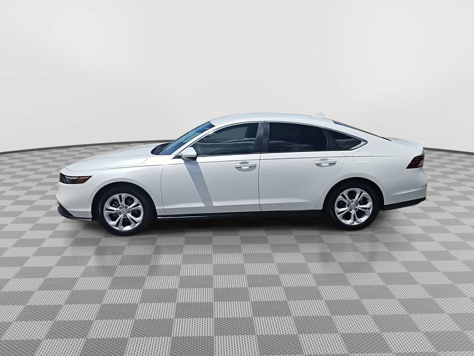 Certified 2025 Honda Accord LX image 5